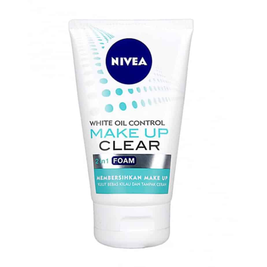 Nivea Make Up Clear White Oil Control 2 in 1 Foam