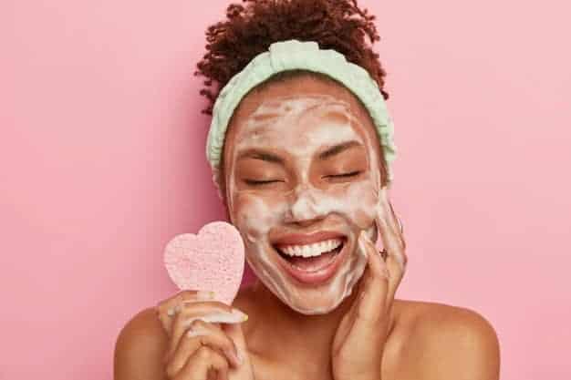 Rekomendasi 10 Facial Wash untuk Kulit Kombinasi