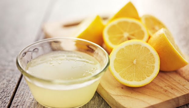 cara menghilangkan flek hitam menggunakan lemon
