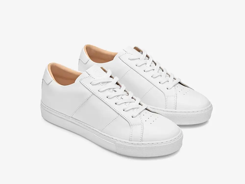 Leather Sneaker model simpel Cocok untuk wanita kalem