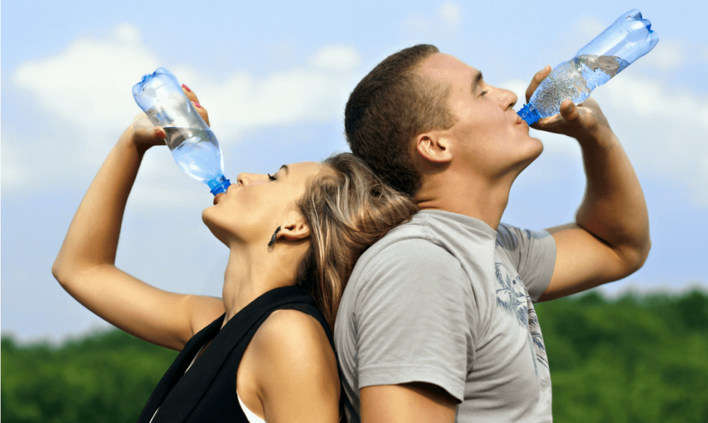 Air putih yang cukup dalam tubuh dapat memaksimalkan kinerja fisik