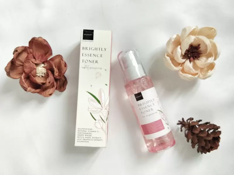 Produk Scarlett untuk wajah essence toner scarlett