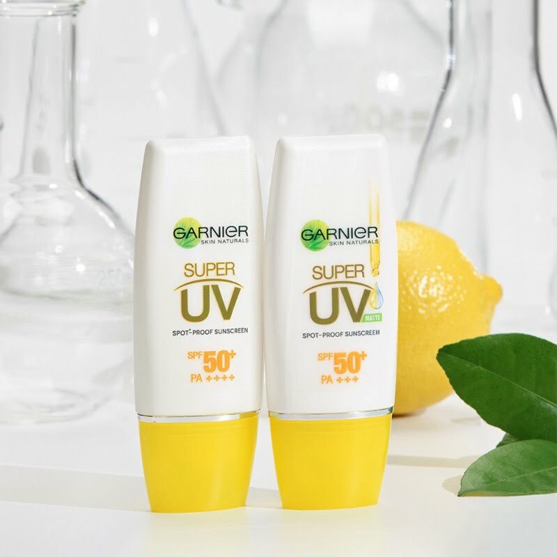 Sunscreen Garnier Bright Complete Super UV Natural SPF 50+ PA++++